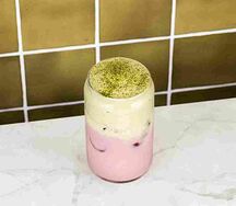 Малиновая матча со льдом