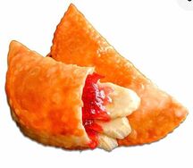 Чебурек с клубникой и бананом