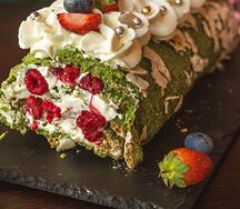 Фисташковый рулет кусок