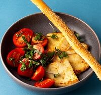 Жареная брынза с помидорами Черри и базиликом