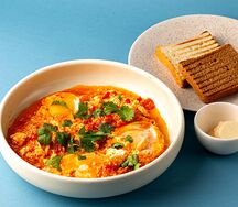 Шакшука с домашним лечо с сыром Рекотта