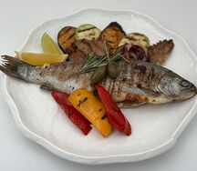 Форель с овощами гриль