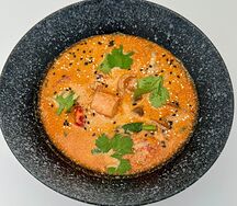 Азиатский с лососем и креветками