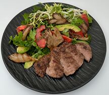 Стейк-салат с вешенками