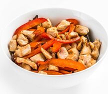 Теплый салат с курицей