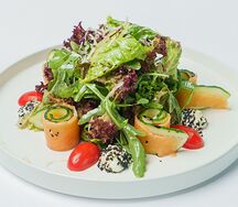 С рукколой и копченой семгой