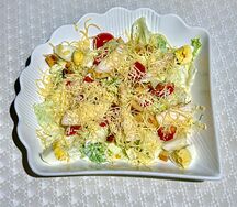 Салат Цезарь с курицей