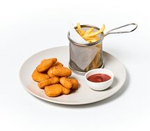 Куриные наггетсы с картофелем фри