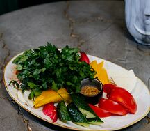 Овощной огород с брынзой и сванской солью