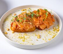 Хашбраун с яйцом пашот и семгой