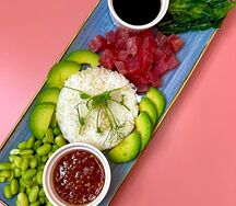 Зеленый боул с тунцом