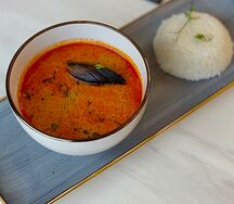 Том ям с морепродуктами