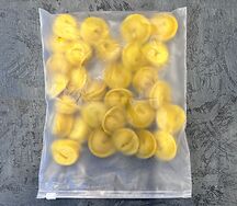 Пельмени  из индейки м сыром проволоне
