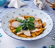Равиоли с сыром, шпинатом и курицей