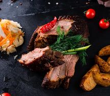 Толстое свиное ребро из смокера 