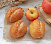 Постный пирожок с яблоком