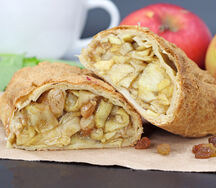 Штрудель с яблоком