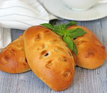 Постный Пирожок с клубникой