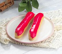 Пирожное заварное Черная смородина