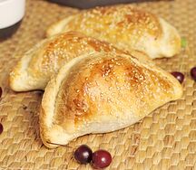 Самса с вишней