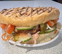Хот-дог с чараном в булочке