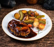 Свиная корейка с розмарином и картофелем