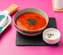 Солянка мясная со сметаной и каперсами 