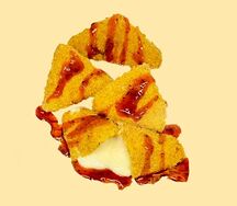 Сулугуни с брусничным соусом