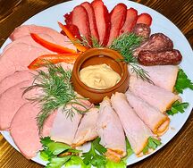 Мясная нарезка Буженина, говядина, сунджух, бастурма 