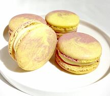 Макарон Лимон-черника