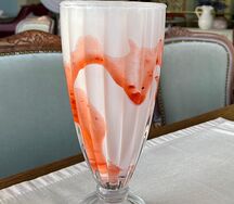 Коктейль молочно-клубничный