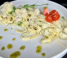 Фетучини с курицей и грибами