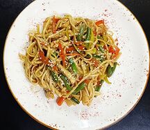 Вок с курицей и овощами