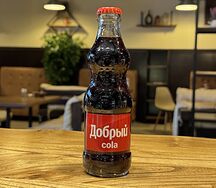 Добрый Кола в стекле