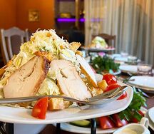 Салат Цезарь с курицей
