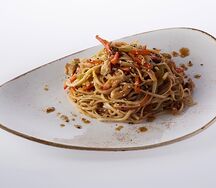 Удон с овощами и курицей 