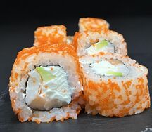С тигровой креветкой и лососем