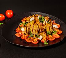 Салат с хрустящими баклажанами