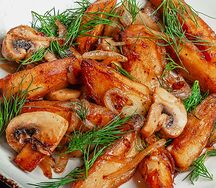 Картофель, жаренный с грибами и луком