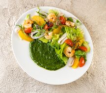 Салат с креветкой и кальмаром