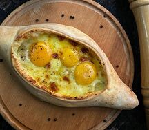 Хачапури по-аджарски большой