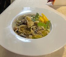 Паста с копченой курицей и грибами