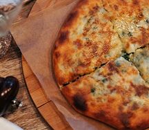 Хачапури с начинкой из свежего шпината