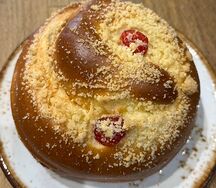 Булка с вишней