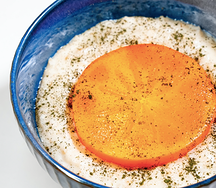 Овсяная каша с хурмой и кремом из топлёного молока Овсяная каша с хурмой и кремом из топлёного молока (на кокосовом молоке)