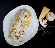 Фетучини с курицей и грибами