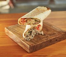 Шаурма с курицей и грибным жюльеном