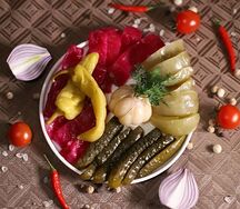 Букет из маринованных овощей