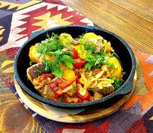 Жаркое из мяса и овощей, с картофелем со свининой