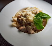 Фарфалле с курицей и грибами